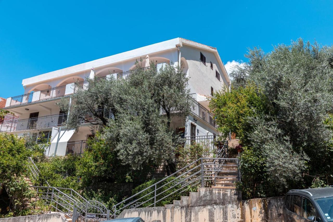 Olive Garden * Sveti Stefan