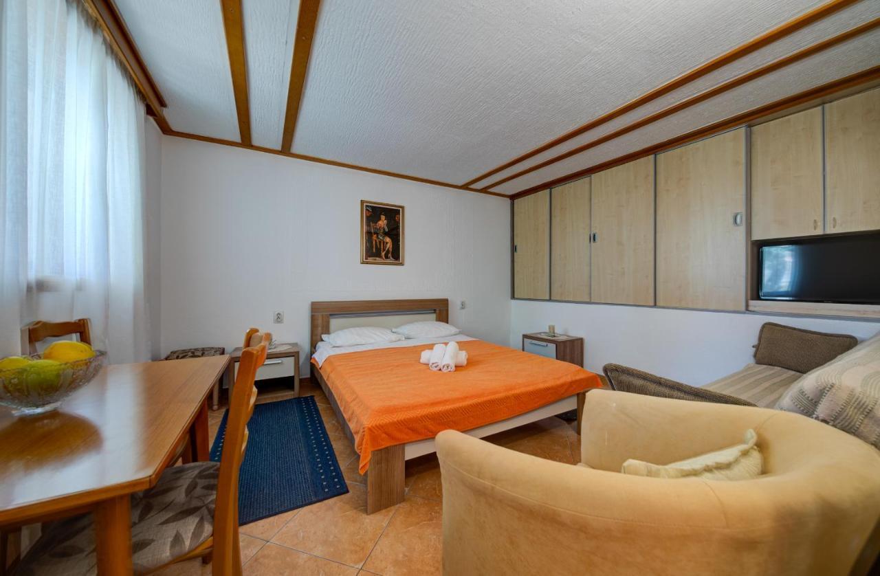 Olive Garden * Sveti Stefan