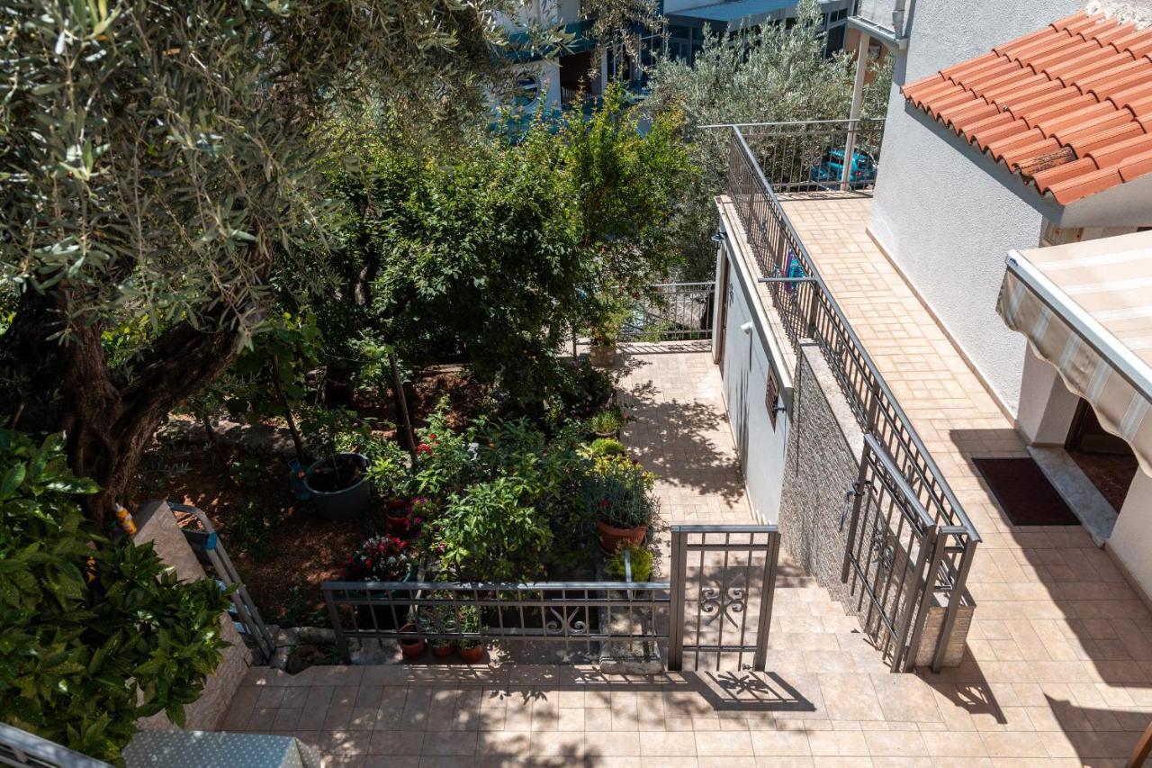 Olive Garden Apartment Sveti Stefan